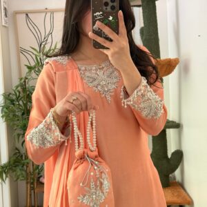 Pakeeza | the new peachy look