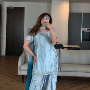 Tamaya | Step into effortless elegance with this Farshi shalwaar suit