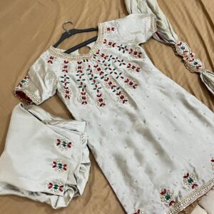 Ajooba | on ice grey with red and green dimond overload